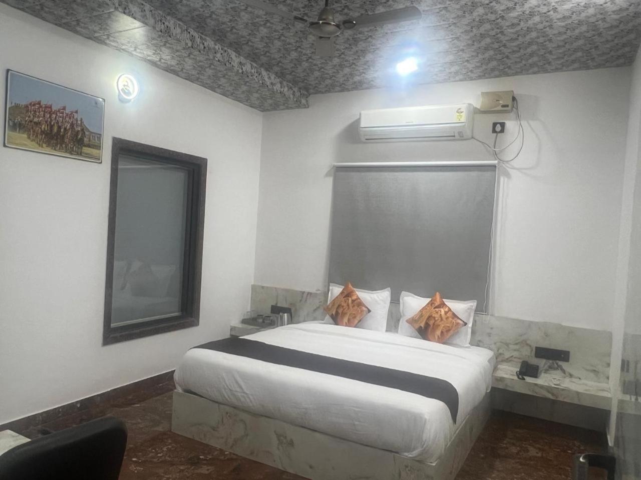 Hotel Banjara Hills Ābu Road Eksteriør billede
